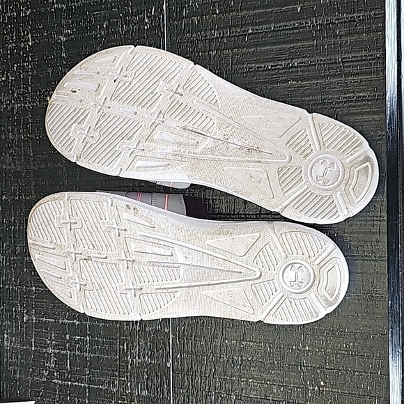 Women's SZ 10 Under Armour coral colored Sandals - Picture 4 of 7